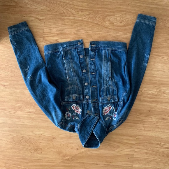 Ashley Vintage Charm Jean Jacket- Floral Pattern - Picture 2 of 6